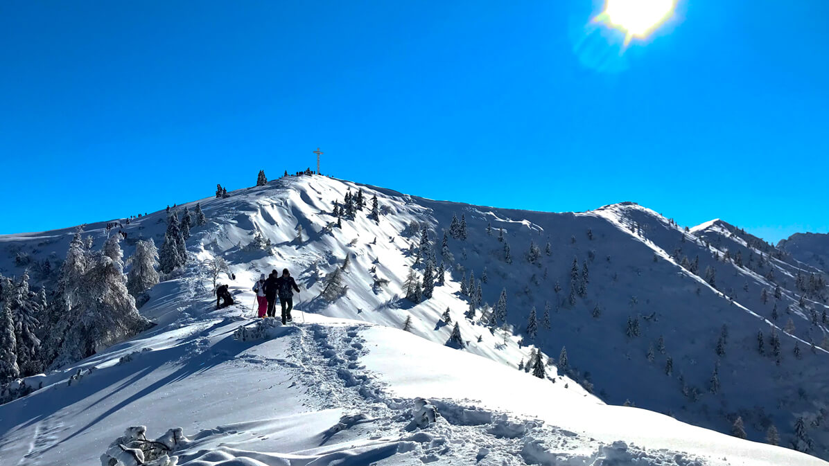 Monte Maggio in veste invernale