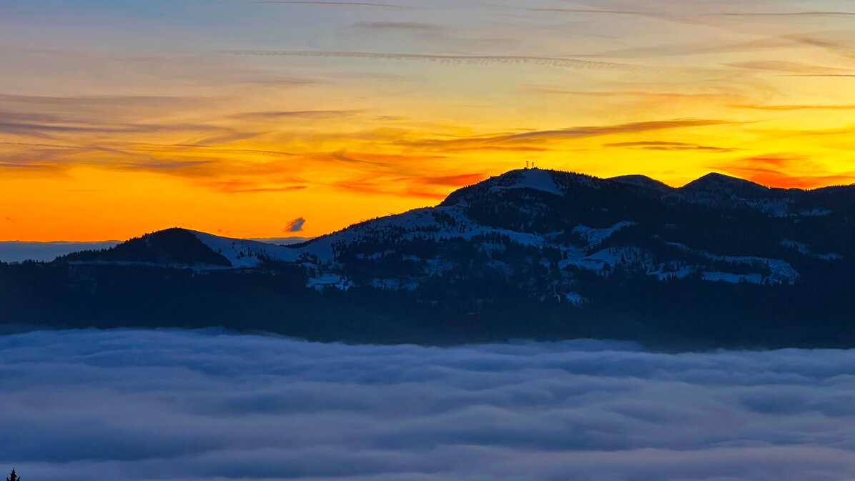tramonto mare di nuvole alpe cimbra